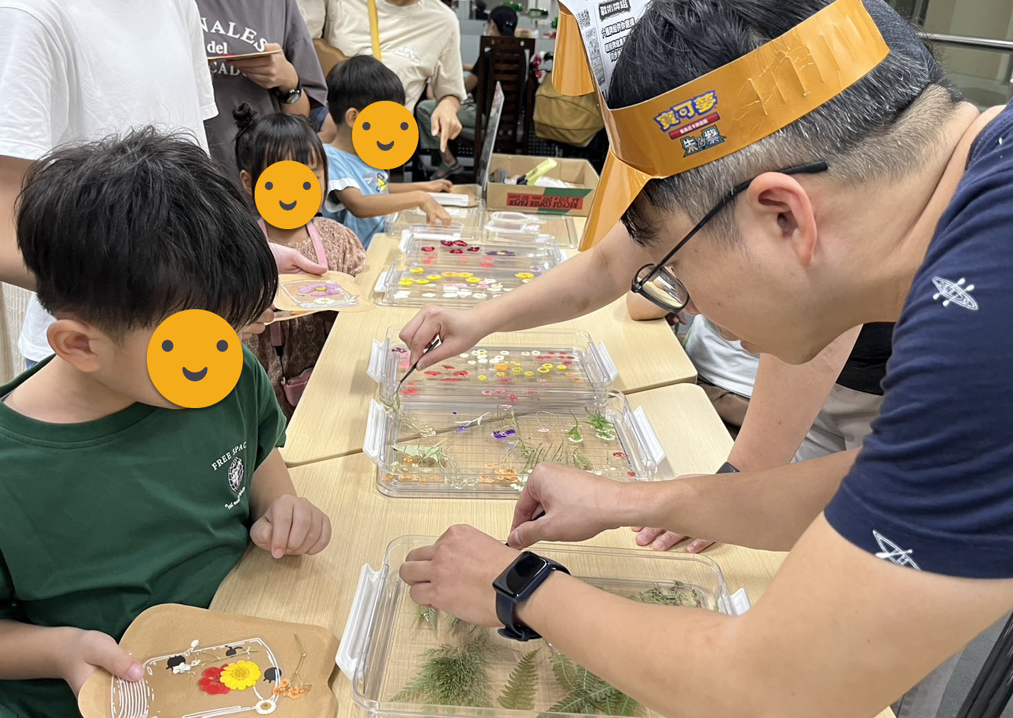 2024院區開放手作花書籤活動照片1